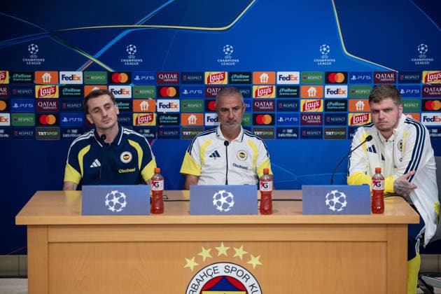 Ahead of Fenerbahce v Olympique Lyonnais - UEFA Champions League??????? ISTANBUL, TURKIYE - AUGUST 17: Ismail Kartal (C), head coach of Fenerbahce and Kerem Akturkoglu (L) of Fenerbahce attend a press conference, PK, Pressekonferenz at the Can Bartu Training Facilities ahead of UEFA Champions League playoff first-leg match against French side Olympique Lyonnais in Istanbul, Turkiye on August 17, 2026. Celal Gunes Anadolu Istanbul Turkey. Editorial use only. Please get in touch for any other usage.  Copyright: x2026xAnadoluxCelalxGunesx