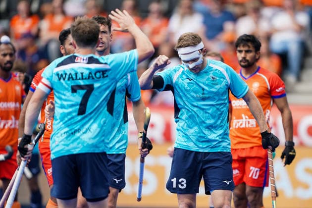 2026-08-17 India v England - FIH Hockey World Cup AMSTELVEEN, NETHERLANDS - AUGUST 17: Zachary Wallace of England, Sam Ward of England during the FIH Hockey World Cup match between India and England at Wagener Stadion on August 17, 2026 in Amstelveen, Netherlands. Amstelveen Wagener Stadion Netherlands Content not available for redistribution in The Netherlands directly or indirectly through any third parties. Copyright: xAndrexWeeningx