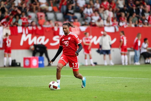 Michael Olise (FC Bayern Muenchen, 17) mit Ball, GER, Allianz FC Bayern Muenchen Team Day, Fussball, Saison 2026 2027, 17.08.2026, GER, Allianz FC Bayern Muenchen Team Day, Fussball, Saison 2026 2027, 17.08.2026 Muenchen *** Michael Olise, FC Bayern Munich, 17 with the ball, GER, Allianz FC Bayern Munich Team Day, soccer, 2026–2027 season, August 17, 2026, GER, Allianz FC Bayern Munich Team Day, soccer, 2026–2027 season, August 17, 2026, Munich Copyright: xEibner-Pressefoto JennixMaulx EP_JML