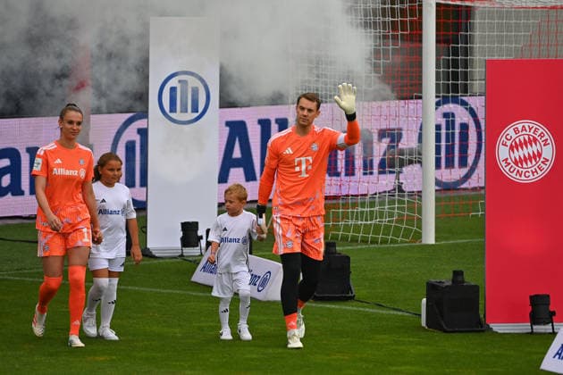 Praesentation:Manuel NEUER (Torwart Bayern Muenchen), Maria Luisa GROHS (Torfrau FCB), Oeffentliches Training FC Bayern Muenchen und Family Day am 17.08.2026 auf dem FC Bayern Campus in Muenchen. Fussball 1. Bundesliga,Saison 2026 2027. *** Presentation of Manuel NEUER, Goalkeeper for Bayern Munich, and Maria Luisa GROHS, Goalkeeper for FCB, FC Bayern Munich Open Practice and Family Day on August 17, 2026, at the FC Bayern Campus in Munich; Soccer, Bundesliga 1, 2026–2027 Season