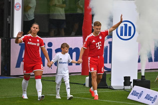 Praesentation:Joshua KIMMICH (Bayern Muenchen), Lena OBERDORF (FCB). Oeffentliches Training FC Bayern Muenchen und Family Day am 17.08.2026 auf dem FC Bayern Campus in Muenchen. Fussball 1. Bundesliga,Saison 2026 2027. *** Presentation: Joshua Kimmich, Bayern Munich; Lena Oberdorf, FCB; FC Bayern Munich Open Training and Family Day on August 17, 2026, at the FC Bayern Campus in Munich; Soccer: Bundesliga 1, 2026–2027 Season