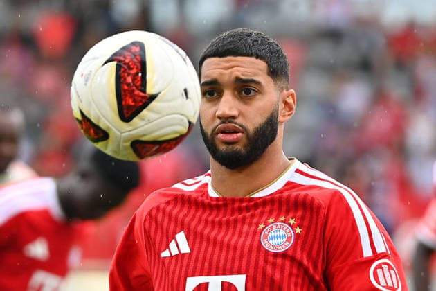 Ismael SAIBARI (Bayern Muenchen) fokussiert den Ball, Aktion,Einzelbild,angeschnittenes Einzelmotiv,Portraet,Portrait,Porträt. Oeffentliches Training FC Bayern Muenchen und Family Day am 17.08.2026 auf dem FC Bayern Campus in Muenchen. Fussball 1. Bundesliga,Saison 2026 2027. *** Ismael SAIBARI Bayern Munich focuses on the ball, action, single frame, cropped single subject, portrait,Portrait: FC Bayern Munich Public Training and Family Day on August 17, 2026, at the FC Bayern Campus in Munich; Soccer, Bundesliga 1, 2026–2027 Season