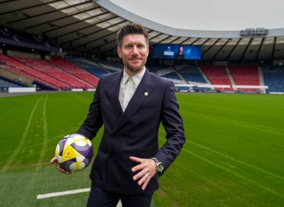 New Scotland Men s Team Head Coach Sebastien Pocognoli photographed at pitchside at Hampden Park. New Scotland Manager Sebastien Pocognoli press conference, PK, Pressekonferenz Football, Barclays Hampden Stadium, Glasgow, Scotland, UK - 17 Aug 2026Glasgow Barclays Hampden Scotland United Kingdom  Copyright: xStuartxWallace Shutterstockx 17103705f