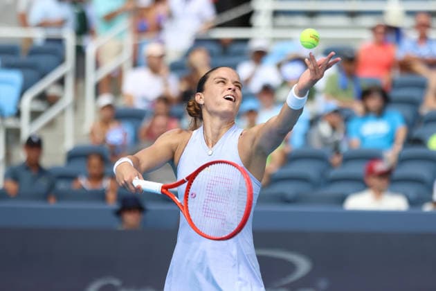 MASON, OHIO - AUGUST 17: Maria Sakkari of Greece tosses the ball during day seven of the Cincinnati Open at the Lindner Family Tennis Center on August 17, 2026 in Mason, Ohio.  Copyright: xShainaxBenhiyoun SPPx Sportspressphoto_SPR210222