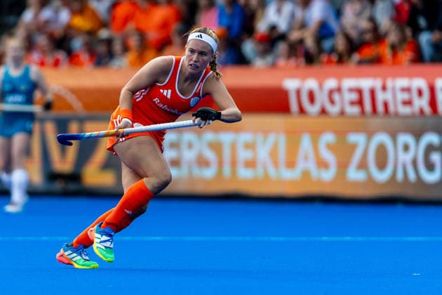 Netherlands v Australia - FIH Hockey World Cup AMSTELVEEN, NETHERLANDS - AUGUST 17: Pien Dicke of Netherlands during the FIH Hockey World Cup match between Netherlands and Australia at Wagener Stadion on August 17, 2026 in Amstelveen, Netherlands. Amstelveen Wagener Stadion Netherlands Content not available for redistribution in The Netherlands directly or indirectly through any third parties. Copyright: xMarcelxvanxPlateringenx
