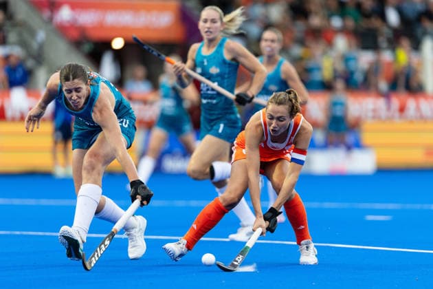 Netherlands v Australia - FIH Hockey World Cup AMSTELVEEN, NETHERLANDS - AUGUST 17: Marijn Veen of Netherlands and Karri Somerville of Australia during the FIH Hockey World Cup match between Netherlands and Australia at Wagener Stadion on August 17, 2026 in Amstelveen, Netherlands. Amstelveen Wagener Stadion Netherlands Content not available for redistribution in The Netherlands directly or indirectly through any third parties. Copyright: xMarcelxvanxPlateringenx