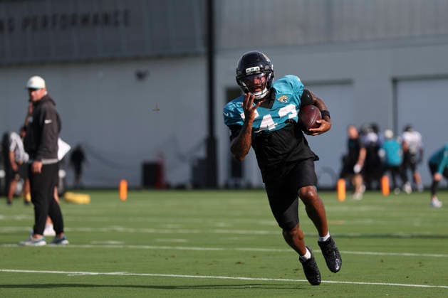JACKSONVILLE, FL - AUGUST 17: Jacksonville Jaguars running back Ameer Abdullah (43) runs with the ball during training camp on August 17, 2026 at the Miller Electric Center in Jacksonville, Fl. (Photo by David Rosenblum Icon Sportswire) NFL, American Football Herren, USA AUG 17 Jaguars Training Camp EDITORIAL USE ONLY Icon260817238196