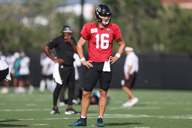 JACKSONVILLE, FL - AUGUST 17: Jacksonville Jaguars quarterback Trevor Lawrence (16) during training camp on August 17, 2026 at the Miller Electric Center in Jacksonville, Fl. (Photo by David Rosenblum Icon Sportswire) NFL, American Football Herren, USA AUG 17 Jaguars Training Camp EDITORIAL USE ONLY Icon260817238469