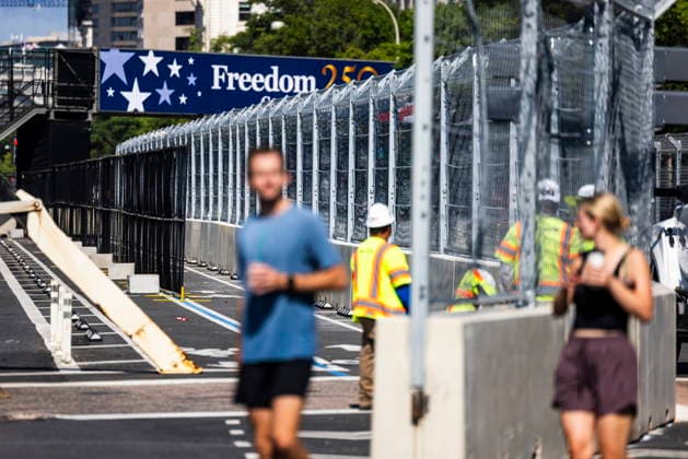 Preparations for Freedom 250 Grand Prix in Washington Work crews build fencing along Pennsylvania Avenue ahead of the Freedom 250 Grand Prix in Washington, USA, 17 August 2026. The race, the first IndyCar, Indy Car, IRL, USA event to take place near the National Mall, is scheduled for 22-23 August. WASHINGTON DC USA  Copyright: xJIMxLOxSCALZOx