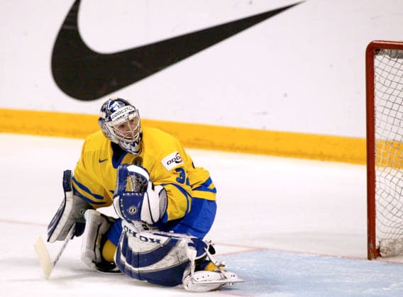 Ishockey, VM, Sverige: Mikael Tellqvist, malvakt. Nike Åbo Finland *** Ice Hockey, World Championship, Sweden, Mikael Tellqvist, goalie, Nike, Turku, Finland  Copyright: xAndreasxHillergrenx