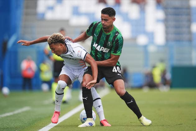 Cesena s Maat Daniel Caprini fights for the ball with Sassuolo s Simone Cinquegrano during the Round of 32 of Frecciarossa Italian Cup 2026 2027 match between Sassuolo and Cesena at Mapei Stadium Cittˆ del Tricolore - Soccer - Reggio Emilia, Italy - Monday August 17, 2026  Copyright: xMassimoxPaolone LaPressex