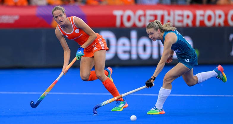 Hockey World Cup Day Three Felice Albers of Netherlands and Alana Kavanagh of Australia during the Pool A match between Netherlands and Australia in the 2026 FIH Hockey World Cup at Wagener Stadium, Amstelveen 17 08 2026 UK Newspapers OUT Copyright: xGraemexWilcocksonx FIL-23792-0076
