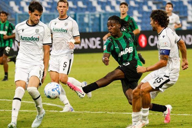 IPA87581024 - Darryl Bakola (Sassuolo) during the 2026 2027 Frecciarossa Italian Cup soccer match between Sassuolo and Cesena at the Mapei Stadium in Reggio Emilia, Italy, on August 17, 2026, during the US Sassuolo vs. Cesena FC, an Italian Coppa Italia soccer match in Reggio Emilia, Italy, on August 17, 2026  Copyright: xLucaxDiliberto IPAxSportx xx 87581024