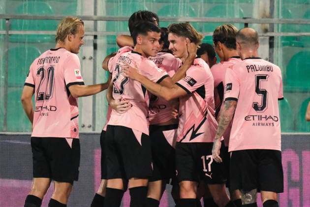 IPA87582589 - Palermo, Italy, August 17, 2026. Renzo Barbera Stadium, Palermo vs. Lecce, a match in the 32nd round of the 2026–2027 Italian Cup. Pictured: Palermo celebrating after a goal by Dominic Vavassori (Palermo FC)  Copyright: xFedericoxSerra IPAxSportx xx 87582589