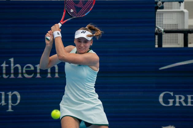 Cincinnati Open Third Round: Elena Rybakina Vs Magdalena Frech Elena Rybakina is seen during her third-round match against Magdalena Frech at the Cincinnati Open in Mason, Ohio, on August 17, 2026. Mason Ohio United States  Copyright: xJasonxWhitmanx originalFilename:whitman-cincinna260817_npcIv.jpg