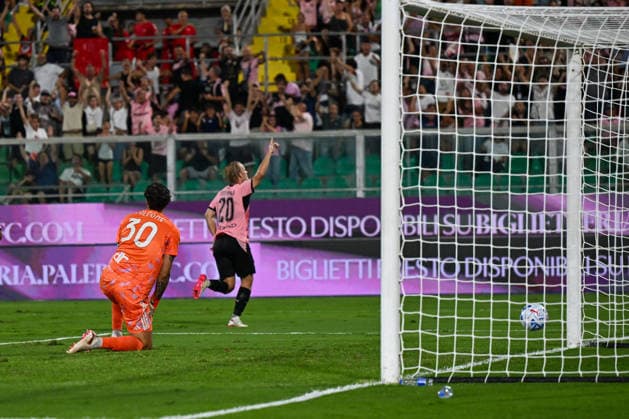 IPA87583364 - Joel Pohjanpalo (Palermo F.C.) celebrates after scoring a goal during the Round of 32 of the Italian Cup between Palermo F.C. and U.S. Lecce on August 17, 2026, at the Renzo Barbera Stadium in Palermo, Italy  Copyright: xVincenzoxOrlando IPAxSportx xx 87583364