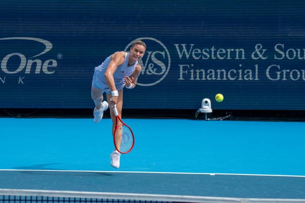 Cincinnati Open: Iga ÅöwiÄÖtek Vs. Maria Sakkaro Third Round Maria Sakkari is seen during her third-round match against Iga Swiatek at the Cincinnati Open in Mason, Ohio, on August 17, 2026. Mason Ohio United States  Copyright: xJasonxWhitmanx originalFilename:whitman-cincinna260817_npLag.jpg