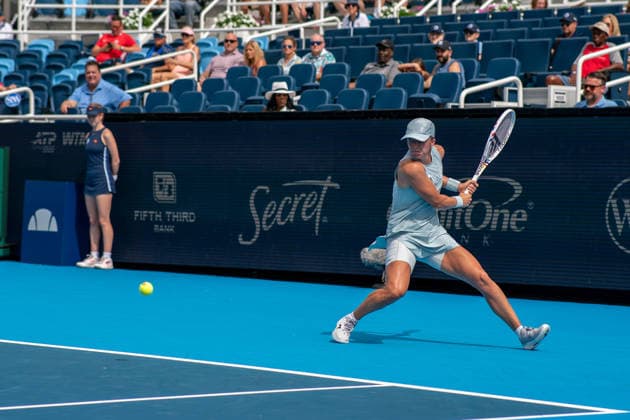 Cincinnati Open: Iga ÅöwiÄÖtek Vs. Maria Sakkaro Third Round Iga Swiatek is seen during her third-round match against Maria Sakkari at the Cincinnati Open in Mason, Ohio, on August 17, 2026. Mason Ohio United States  Copyright: xJasonxWhitmanx originalFilename:whitman-cincinna260817_np1mi.jpg