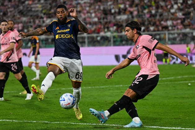IPA87583739 - Pietro Ceccaroni (Palermo F.C.) in action against Willem Geubbels (U.S. Lecce) during the Round of 32 of the Italian Cup between Palermo F.C. and U.S. Lecce on August 17, 2026, at the Renzo Barbera Stadium in Palermo, Italy  Copyright: xVincenzoxOrlando IPAxSportx xx 87583739