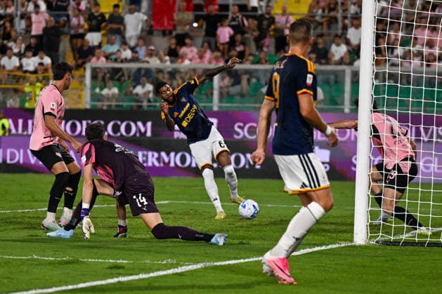 SOCCER - Coppa Italia - Palermo FC vs. US Lecce Photo by IPA ABACAPRESS.COM87583706 - Willem Geubbels (U.S. Lecce) misses a goal during the Round of 32 of the Italian Cup between Palermo F.C. and U.S. Lecce on August 17, 2026, at the Renzo Barbera Stadium in Palermo, Italy Palermo Italy  Copyright: xIPAxSport ABACAx