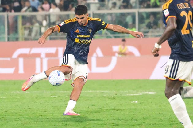 SOCCER - Coppa Italia - Palermo FC vs. US Lecce Photo by IPA ABACAPRESS.COM87583755 - Palermo, Italy, August 17, 2026. Renzo Barbera Stadium, Palermo vs. Lecce, a match in the 32nd round of the 2026–2027 Italian Cup. Pictured: Danilo Veiga (US Lecce) Palermo Italy  Copyright: xIPAxSport ABACAx