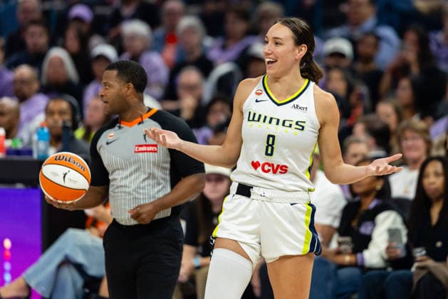 SAN FRANCISCO, CA - AUGUST 17: Alanna Smith 8 of the Dallas Wings smiles during a WNBA, Basketball Damen, USA game against the Golden State Valkyries on August 17, 2026 at Chase Center in San Francisco, CA. (Photo by Matthew Huang Icon Sportswire) WNBA: AUG 17 Dallas Wings at Golden State Valkyries EDITORIAL USE ONLY Icon260817009