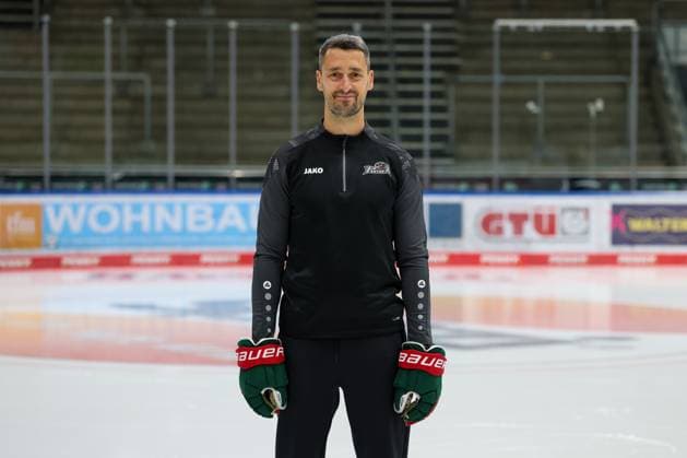 Torwarttrainer Dennis Endras (Augsburger Panther), Mannschafts und Portraitbilder, Augsburger Panther, Saison 2026 2027, Eishockey, Penny-DEL, 17.08.2025 Augsburg Bayern Deutschland *** Goaltending Coach Dennis Endras, Augsburger Panther; team and player photos; Augsburger Panther; 2026–2027 season; ice hockey; Penny DEL; August 17, 2025, Augsburg, Bavaria, Germany Copyright: xkolbert-press ChristianxKolbertx