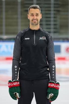 Torwarttrainer Dennis Endras (Augsburger Panther), Mannschafts und Portraitbilder, Augsburger Panther, Saison 2026 2027, Eishockey, Penny-DEL, 17.08.2025 Augsburg Bayern Deutschland *** Goaltending Coach Dennis Endras, Augsburger Panther; team and player photos; Augsburger Panther; 2026–2027 season; ice hockey; Penny DEL; August 17, 2025, Augsburg, Bavaria, Germany Copyright: xkolbert-press ChristianxKolbertx