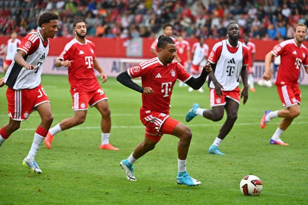 Michael OLISE (Bayern Muenchen) am Ball,Aktion,li:Cassiano KIALA,hi:Ismael SAIBARI (Bayern Muenchen),Dayot UPAMECANO (Bayern Muenchen),Harry KANE (Bayern Muenchen), Oeffentliches Training FC Bayern Muenchen und Family Day am 17.08.2026 auf dem FC Bayern Campus in Muenchen. Fussball 1. Bundesliga,Saison 2026 2027. *** Michael OLISE, Bayern Munich, in possession; action; Cassiano KIALA; Ismael SAIBARI, Bayern Munich; Dayot UPAMECANO, Bayern Munich; Harry KANE, Bayern Munich; FC Bayern Munich Open Practice and Family Day on August 17, 2026, at the FC Bayern Campus in Munich; Soccer, Bundesliga 1, 2026–2027 Season