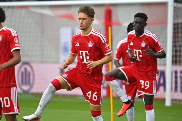 Tim BINDER,Aktion.re:Bara Sapoko NDIAYE (FCB). Oeffentliches Training FC Bayern Muenchen und Family Day am 17.08.2026 auf dem FC Bayern Campus in Muenchen. Fussball 1. Bundesliga,Saison 2026 2027. *** Tim BINDER, Event featuring Bara Sapoko NDIAYE, FCB Open Practice, FC Bayern Munich, and Family Day on August 17, 2026, at the FC Bayern Campus in Munich; Soccer, Bundesliga 1, 2026–2027 Season