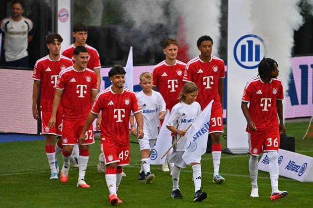 Praesentation der Nachwuchsspieler:v.re:Wisdom MIKE (Bayern Muenchen),Cassiano KIALA,Tim BINDER, Maycon CARDOZO (Bayern Muenchen), Felipe CHAVEZ (Bayern Muenchen), David Michael SANTOS DAIBER (Bayern Muenchen), hi:Filip PAVIC (Bayern Muenchen). Oeffentliches Training FC Bayern Muenchen und Family Day am 17.08.2026 auf dem FC Bayern Campus in Muenchen. Fussball 1. Bundesliga,Saison 2026 2027. *** Presentation of the youth players: Wisdom MIKE (Bayern Munich), Cassiano KIALA, Tim BINDER, Maycon CARDOZO (Bayern Munich), Felipe CHAVEZ (Bayern Munich), David Michael SANTOS DAIBER, Bayern Munich; Hi, Filip PAVIC, Bayern Munich. Public Training Session and Family Day for FC Bayern Munich on August 17, 2026, at the FC Bayern Campus in Munich. Soccer, Bundesliga 1, 2026–2027 Season