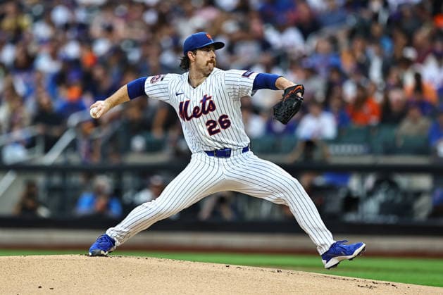 MLB, Baseball Herren, USA San Diego Padres Vs. New York Mets New York Mets starting pitcher Nolan McLean 26 throws during the first inning of a baseball game against the San Diego Padres at Citi Field in Flushing, New York, on August 17, 2026. New York City New York United States  Copyright: xGordonxDonovanx originalFilename:donovan-mlbsandi260817_npTxx.jpg