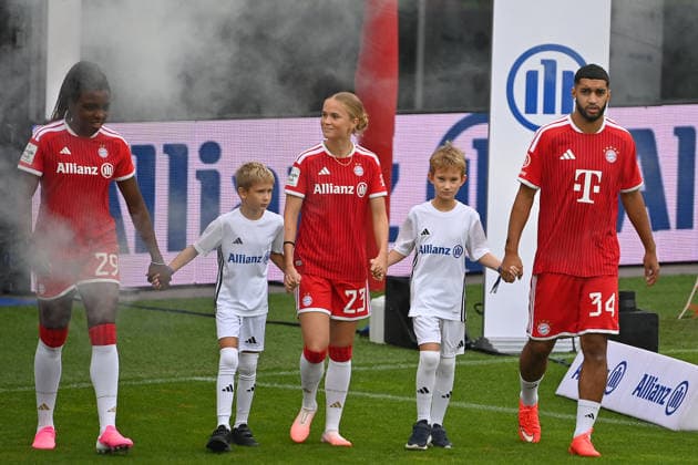 Praesentation:v.re:Ismael SAIBARI (Bayern Muenchen), Natalia PADILLA-BIDAS (FCB), Edna IMADE (FCB). Oeffentliches Training FC Bayern Muenchen und Family Day am 17.08.2026 auf dem FC Bayern Campus in Muenchen. Fussball 1. Bundesliga,Saison 2026 2027. *** Presentation by Ismael SAIBARI, FC Bayern Munich, Natalia PADILLA BIDAS (FCB), Edna IMADE (FCB). FC Bayern Munich public training session and Family Day on August 17, 2026, at the FC Bayern Campus in Munich. Soccer, Bundesliga 1, 2026–2027 season