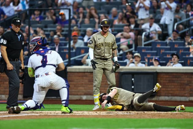 MLB, Baseball Herren, USA San Diego Padres Vs. New York Mets San Diego Padres Jake Cronenworth, number 9, is tagged out by New York Mets Francisco Alvarez, number 4, during the first inning of a baseball game at Citi Field in Flushing, New York, on August 17, 2026. New York City New York United States  Copyright: xGordonxDonovanx originalFilename:donovan-mlbsandi260817_npVfK.jpg