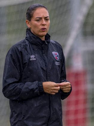 Ingolstadt, Deutschland 18. August 2026: 3. Liga - 2026 2027 - FC Ingolstadt 04 - Training Im Bild: Trainerin Sabrina Wittmann (FCI) Trainingsgelände Audi Sportpark Bayern *** Ingolstadt, Germany, August 18, 2026; 3rd Division 2026–2027; FC Ingolstadt 04; Training; Pictured: Coach Sabrina Wittmann; FCI Training Facility; Audi Sportpark Bayern Copyright: xFotostandx xSchäferx