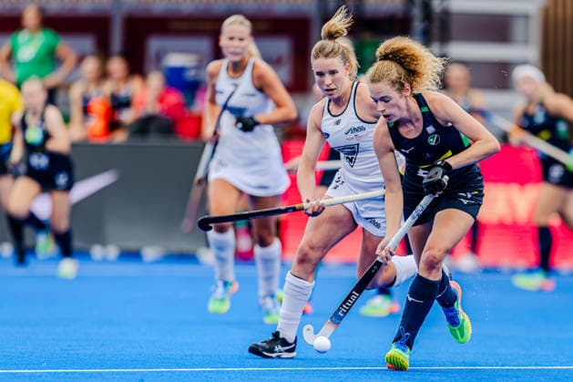 2026 Women s FIH Hockey World Cup Pool C, Belfius Hockey Arena, Wavre, Belgium 18 8 2026 New Zealand vs Ireland Ireland™s Niamh Carey with Emma Findlay of New Zealand Niamh Carey with Emma Findlay 18 8 2026  Copyright: xx RJ2_3097 20260818