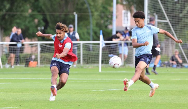 Oluwaseun Adewumi, Jerome Diallo Zweikampf Spielszene Aktion Fußball Fussball Saison 2026 2027 2.Bundesliga Herren DFL 18.08.2026 Training Hertha BSC Berlin DFL regulations prohibit any use of photographs as image sequences and or quasi-video. *** Oluwaseun Adewumi, Jerome Diallo: Tackle, Game Scene, Action, Sports, Soccer, Soccer Season 2026–2027, 2. Bundesliga Men, DFL, August 18, 2026, Training, Hertha BSC Berlin. DFL regulations prohibit any use of photographs as image sequences and or quasi-video.