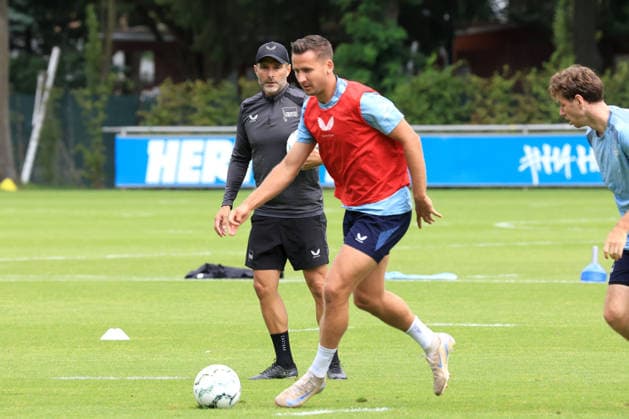 18.08.2026, DEU GER, Fussball , 2.Fussballbundesliga, Saison 2026 2027), Sportforum, Hertha BSC, Training Cheftrainer Stefan Leitl (Hertha BSC Berlin), Paul Seguin (Hertha BSC Berlin 30) 2. Liga: DFB DFL regulations prohibit any use of photographs as image sequences and or quasi-video) Berlin Sportforum Berlin Deutschland *** August 18, 2026, Germany, Soccer, 2. Bundesliga, 2026–2027 Season, Sportforum, Hertha BSC, Head Coach Stefan Leitl leading Hertha BSC Berlin in training, Paul Seguin, Hertha BSC Berlin, 30, 2. Bundesliga, DFB and DFL regulations prohibit any use of photographs as image sequences and or quasi-video, Berlin Sportforum, Berlin, Germany Copyright: xNordphotox xEnglerx