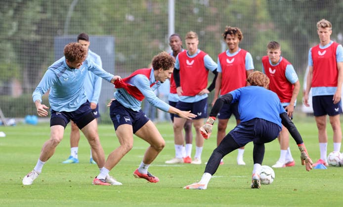 Sebastian Grönning, Selim Telib, Torwart Konstantin Heide Zweikampf Spielszene Aktion Fußball Fussball Saison 2026 2027 2.Bundesliga Herren DFL 18.08.2026 Training Hertha BSC Berlin DFL regulations prohibit any use of photographs as image sequences and or quasi-video. *** Sebastian Grönning, Selim Telib, goalkeeper Konstantin Heide, tackle, game scene, action, sports, soccer, soccer season 2026–2027, 2. Bundesliga, men’s, DFL, August 18, 2026, training, Hertha BSC Berlin. DFL regulations prohibit any use of photographs as image sequences and or quasi-video.