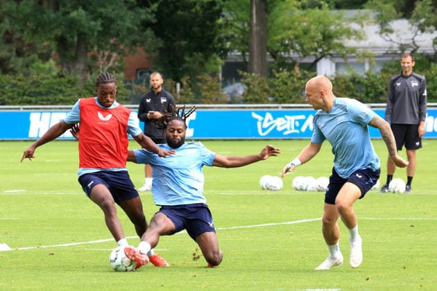 18.08.2026, DEU GER, Fussball , 2.Fussballbundesliga, Saison 2026 2027), Sportforum, Hertha BSC, Training Deyovaisio Zeefuik (Hertha BSC Berlin 42), Jelani Ndi (Hertha BSC Berlin 28), Jon Dagur Thorsteinsson (Hertha BSC Berlin 23) 2. Liga: DFB DFL regulations prohibit any use of photographs as image sequences and or quasi-video) Berlin Sportforum Berlin Deutschland *** August 18, 2026, GER, Soccer, 2. Bundesliga, 2026–2027 season, Sportforum, Hertha BSC, Training: Deyovaisio Zeefuik, Hertha BSC Berlin 42; Jelani Ndi, Hertha BSC Berlin 28, Jon Dagur Thorsteinsson, Hertha BSC Berlin 23, 2. Bundesliga. DFB and DFL regulations prohibit any use of photographs as image sequences and or quasi-video. Berlin Sportforum, Berlin, Germany Copyright: xNordphotox xEnglerx