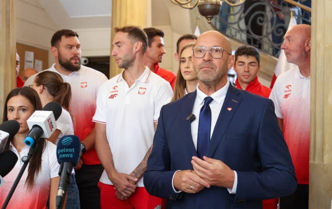 WARSZAWA 18.08.2026 SPOTKANIE MINISTRA SPORTU I TURYSTYKI Z MEDALISTAMI MISTRZOSTW EUROPY W LEKKOATLETYCE 2026 --- MINISTRY OF AND TOURISM AND POLISH MEDALISTS OF EUROPEAN ATHLETICS CHAMPIONSHIPS 2026 - PRESS CONFERNCE IN WARSAW JAKUB RUTNICKI FOT. ANNA KLEPACZKO FOTOPYK NEWSPIX.PL --- newspix.pl POLAND OUT! 