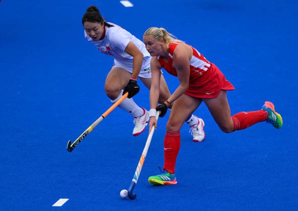 Hockey World Cup Day Four Sophie Hamilton of England breaks forward with the ball during the Pool D match against China in the 2026 FIH Hockey World Cup at Wagener Stadium, Amstelveen 18 08 2026 UK Newspapers OUT Copyright: xGraemexWilcocksonx FIL-23793-0020