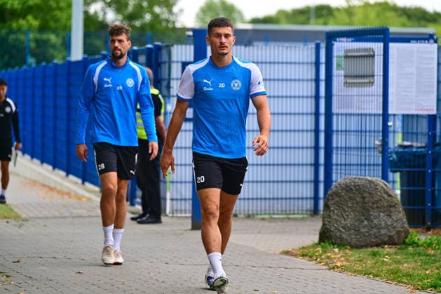 18.08.2026, Fußball, Herren, 2.BL, Saison 2026 2027, Training Holstein Kiel Adrian Kapralik Kiel, Projensdorf Projensdorf, Trainigsplatz Schleswig-Holstein Deutschland *** August 18, 2026, Soccer, Men s, 2nd Division, 2026–2027 Season, Holstein Kiel Training, Adrian Kapralik, Kiel, Projensdorf, Projensdorf, Training Field, Schleswig-Holstein, Germany