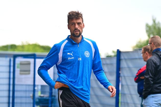 18.08.2026, Fußball, Herren, 2.BL, Saison 2026 2027, Training Holstein Kiel Jonas Meffert Kiel, Projensdorf Projensdorf, Trainigsplatz Schleswig-Holstein Deutschland *** August 18, 2026, Soccer, Men s, 2nd Division, 2026–2027 Season, Holstein Kiel Training, Jonas Meffert, Kiel, Projensdorf, Projensdorf, Training Field, Schleswig-Holstein, Germany