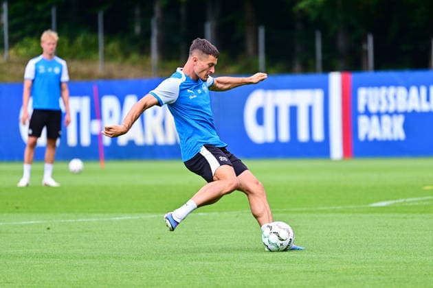 18.08.2026, Fußball, Herren, 2.BL, Saison 2026 2027, Training Holstein Kiel Adrian Kapralik Kiel, Projensdorf Projensdorf, Trainigsplatz Schleswig-Holstein Deutschland *** August 18, 2026, Soccer, Men s, 2nd Division, 2026–2027 Season, Holstein Kiel Training, Adrian Kapralik, Kiel, Projensdorf, Projensdorf, Training Field, Schleswig-Holstein, Germany