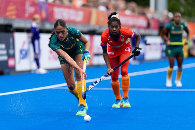 India v South Africa - FIH Hockey World Cup AMSTELVEEN, NETHERLANDS - AUGUST 18: Taheera Augousti of South Africa and Sunelita Toppo of India during the FIH Hockey World Cup match between India and South Africa at Wagener Stadion on August 18, 2026 in Amstelveen, Netherlands. Amstelveen Wagener Stadion Netherlands Content not available for redistribution in The Netherlands directly or indirectly through any third parties. Copyright: xMarcelxvanxPlateringenx
