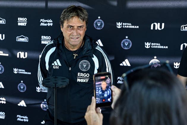 FORT LAUDERDALE, FL - AUGUST 18: Head Coach, Guillermo Hoyos, of Inter Miami CF, talks to the media prior to an Inter Miami Training Session at Florida Blue Training Center on August 18, 2026 in Fort Lauderdale, Florida. (Photo by Chris Arjoon Icon Sportswire) SOCCER: AUG 18 Inter Miami CF Training EDITORIAL USE ONLY Icon2608180000001