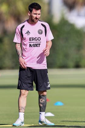 FORT LAUDERDALE, FL - AUGUST 18: Lionel Messi (10) of Inter Miami CF attends an Inter Miami Training Session at Florida Blue Training Center on August 18, 2026 in Fort Lauderdale, Florida. (Photo by Chris Arjoon Icon Sportswire) SOCCER: AUG 18 Inter Miami CF Training EDITORIAL USE ONLY Icon2608180000010