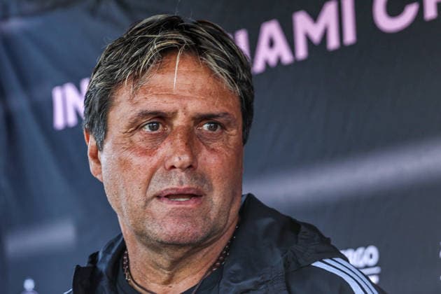 FORT LAUDERDALE, FL - AUGUST 18: Head Coach, Guillermo Hoyos, of Inter Miami CF, talks to the media prior to an Inter Miami Training Session at Florida Blue Training Center on August 18, 2026 in Fort Lauderdale, Florida. (Photo by Chris Arjoon Icon Sportswire) SOCCER: AUG 18 Inter Miami CF Training EDITORIAL USE ONLY Icon2608180000003