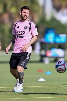 FORT LAUDERDALE, FL - AUGUST 18: Lionel Messi (10) of Inter Miami CF attends an Inter Miami Training Session at Florida Blue Training Center on August 18, 2026 in Fort Lauderdale, Florida. (Photo by Chris Arjoon Icon Sportswire) SOCCER: AUG 18 Inter Miami CF Training EDITORIAL USE ONLY Icon2608180000018